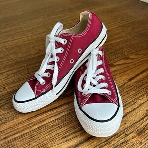 Converse Women’s Maroon Red Canvas Low-Top Sneakers, Size 6.5